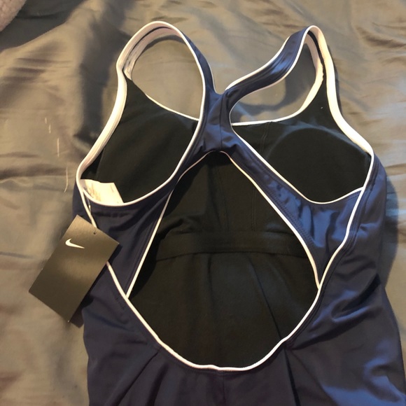 NWT Woman’s Nike One Piece Bathing Suit-Large - Picture 3 of 4